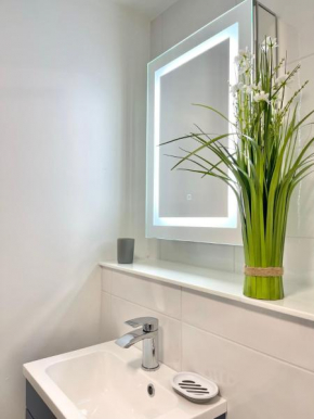 2 Bedroom Apartments Stopoverz